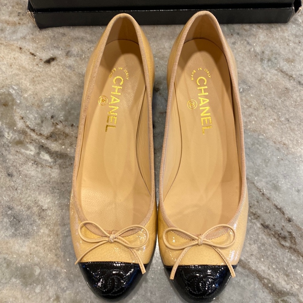 Chanel Patent leather heeled ballet flats